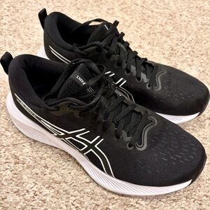 ASICS Women’s Gel-Excite 10
